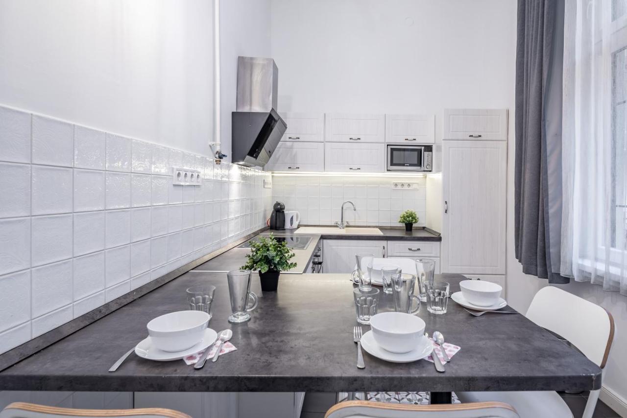 Central Luxury With Ac Appartamento